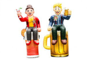 Opblaasbare Sarah pop op cocktailglas en Abraham pop op bierglas